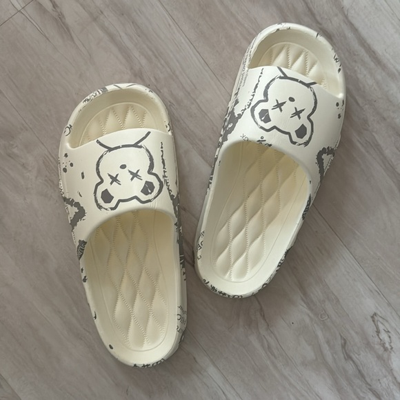 Graphic Slides - Picture 3 of 4